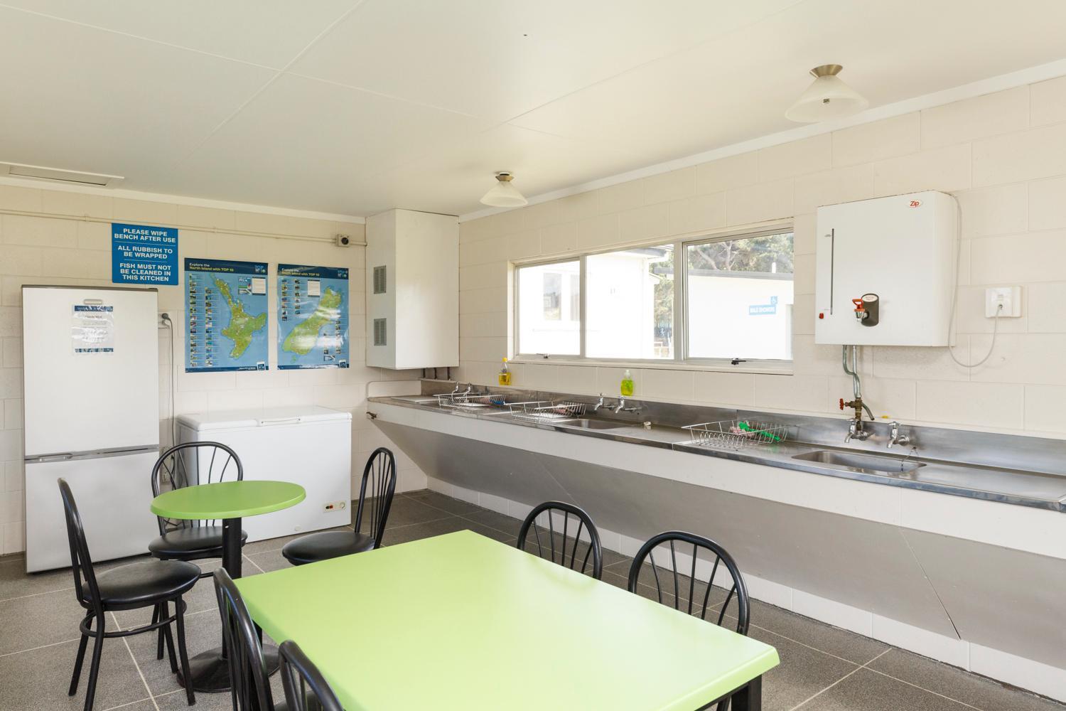 Foxton Beach Holiday Park Extérieur photo
