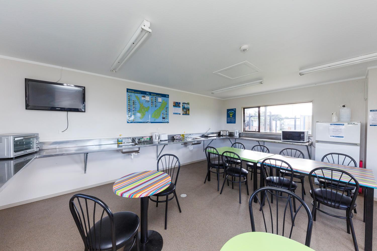 Foxton Beach Holiday Park Extérieur photo