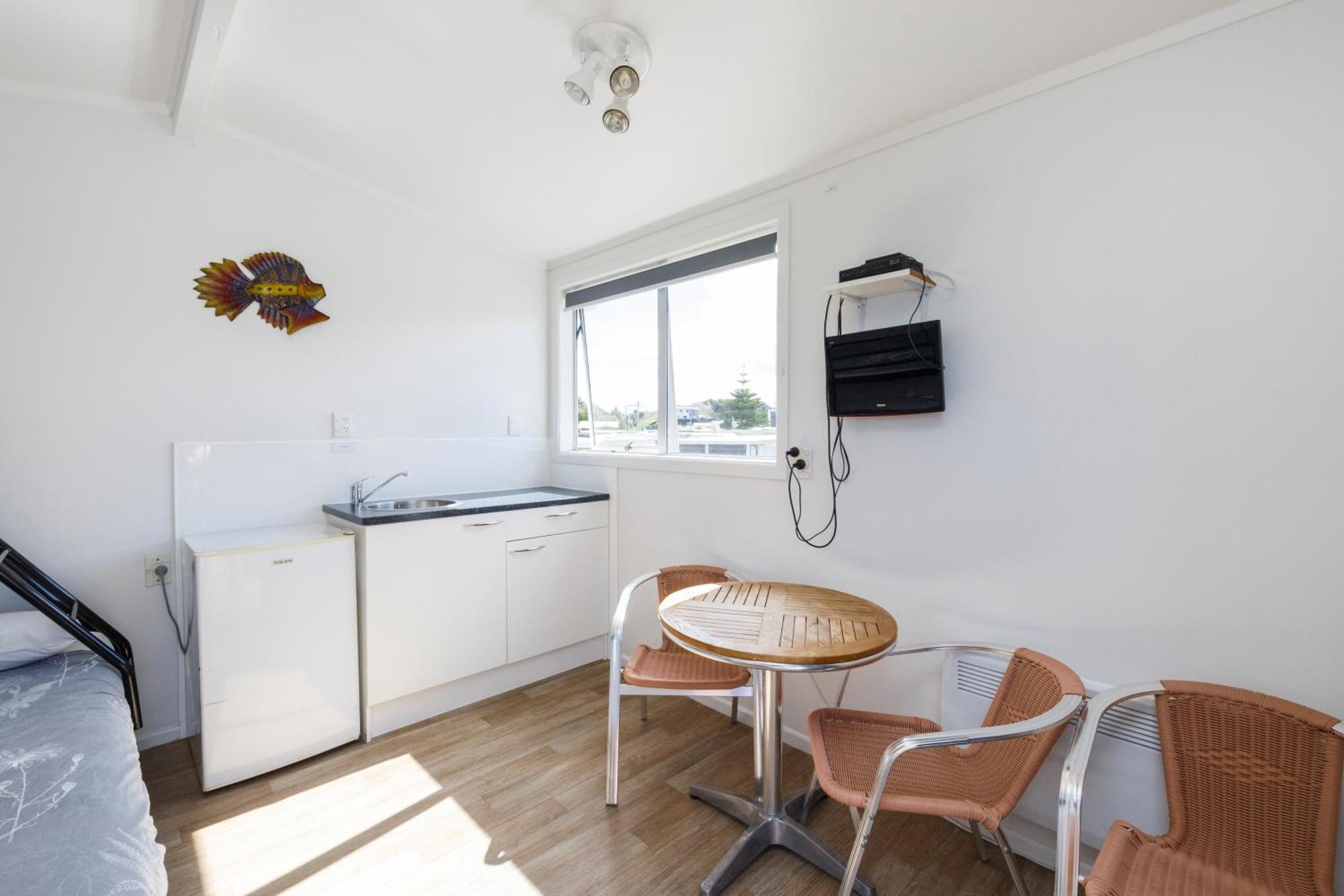 Foxton Beach Holiday Park Extérieur photo