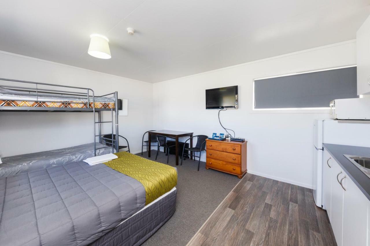 Foxton Beach Holiday Park Extérieur photo