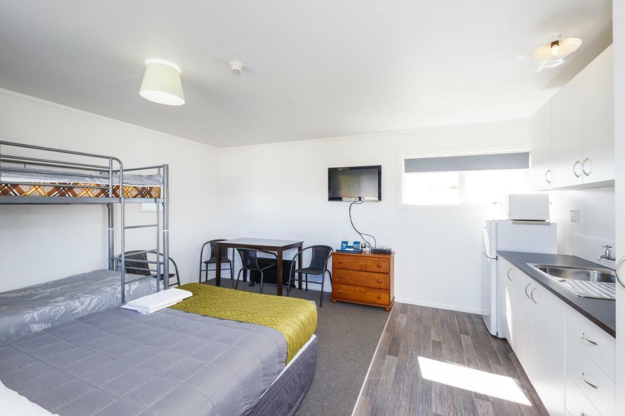 Foxton Beach Holiday Park Extérieur photo